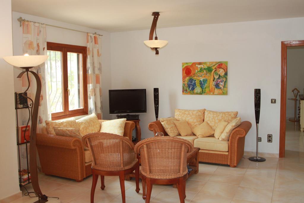 Chrisuli - Well Furnished Villa With Panoramic Views In Морайра Стая снимка
