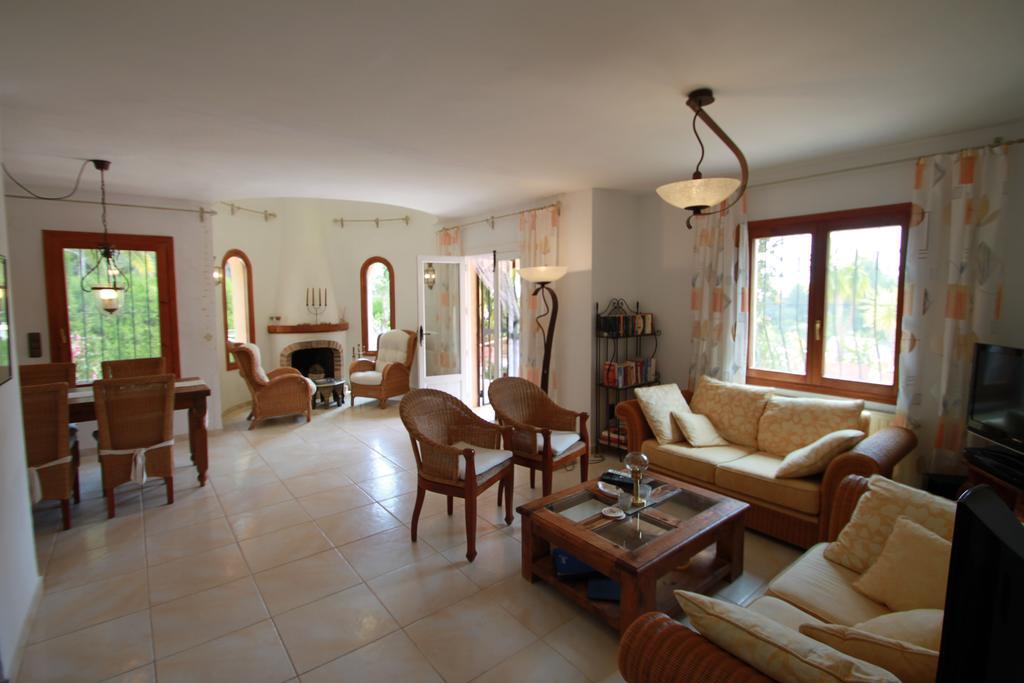 Chrisuli - Well Furnished Villa With Panoramic Views In Морайра Стая снимка